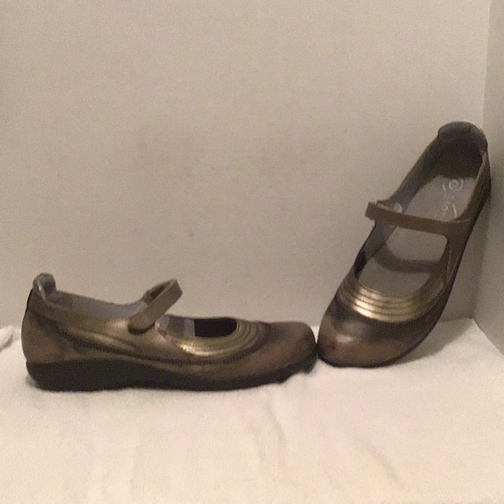 Naot Mary Janes Size 11